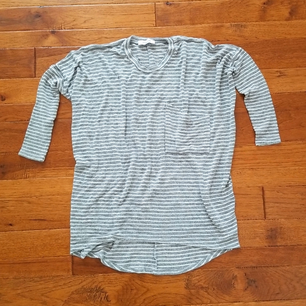 Carly Jean Los Angeles Gray and White 3/4 Sleeve Relaxed Tee